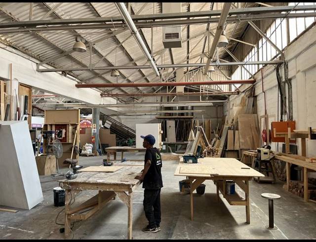 INDUSTRIAL PROPERTY TO RENT IN PAARDEN EILAND